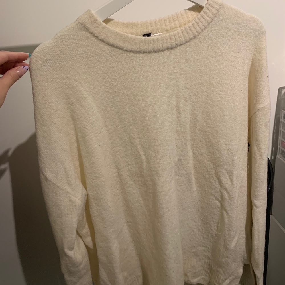 H&M white sweater